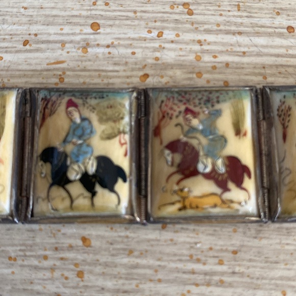 ✨Rare✨Vintage Hand Painted Persian Storyteller Bracelet - Picture 5 of 10